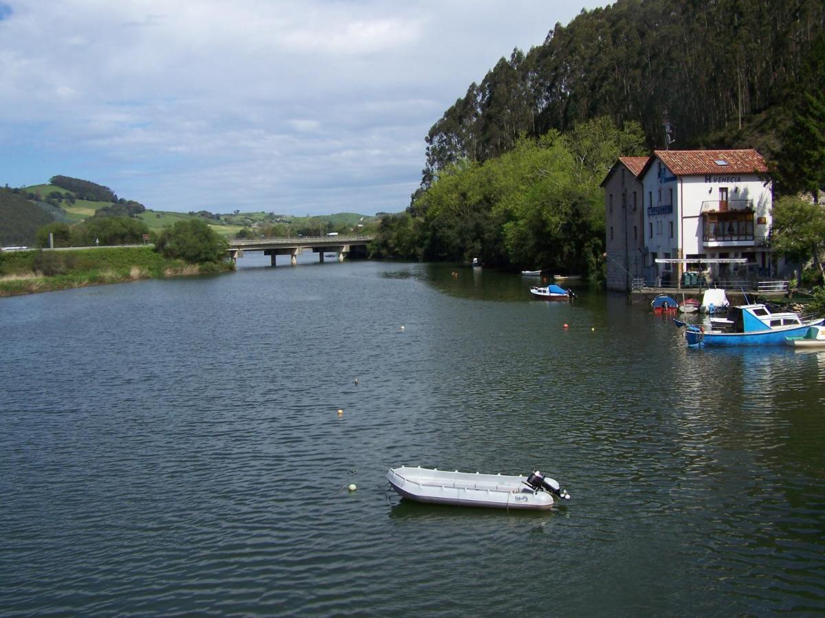 Posada De Muno Hotell Muñorrodero Exteriör bild